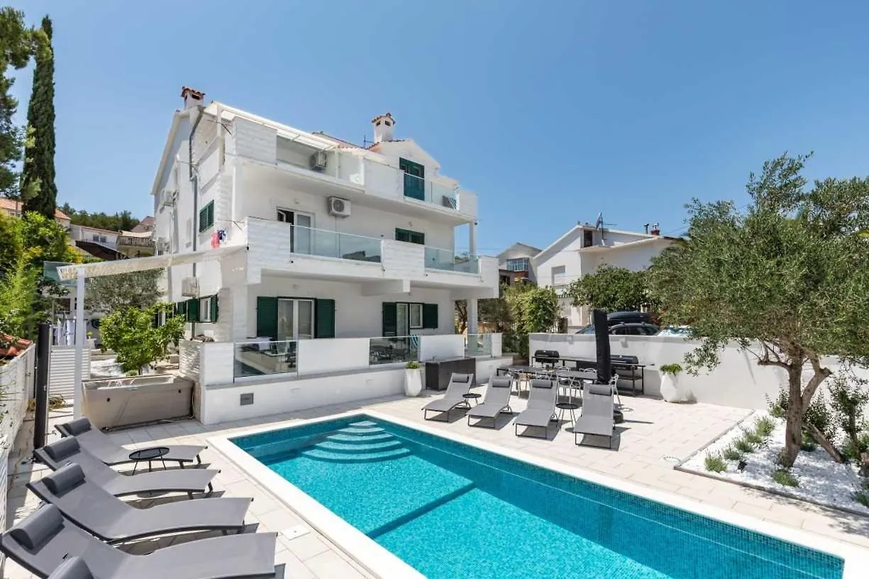 Apartment In Arbanija With Sea View, Terrace, Air Conditioning, Wifi 5139-3 Trogir 0*,  Kroatien