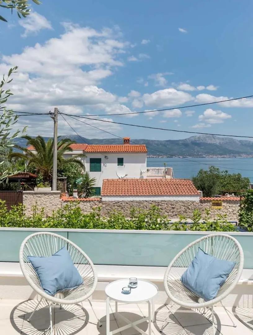 Apartment In Arbanija With Sea View, Terrace, Air Conditioning, Wifi 5139-3 Trogir