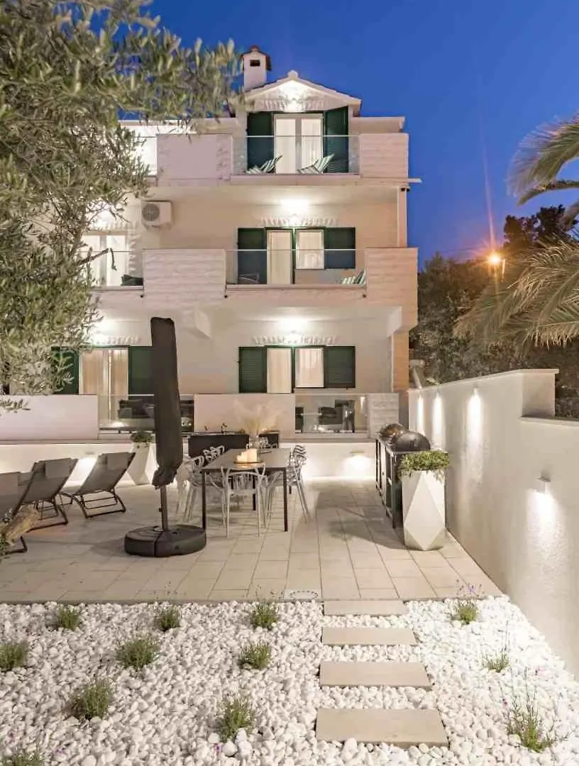 Apartment In Arbanija With Sea View, Terrace, Air Conditioning, Wifi 5139-3 Trogir