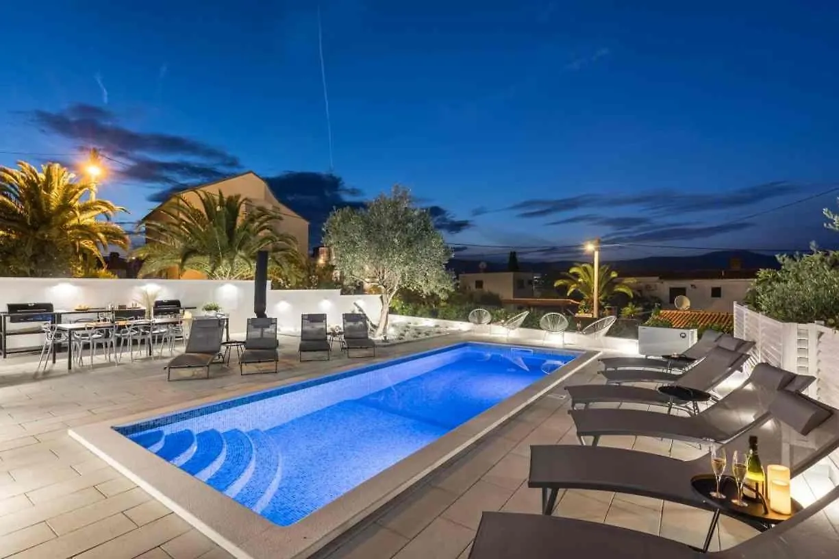 Apartment In Arbanija With Sea View, Terrace, Air Conditioning, Wifi 5139-3 Trogir 0*,  Kroatien