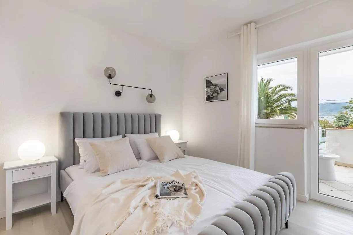 Apartment In Arbanija With Sea View, Terrace, Air Conditioning, Wifi 5139-3 Trogir
