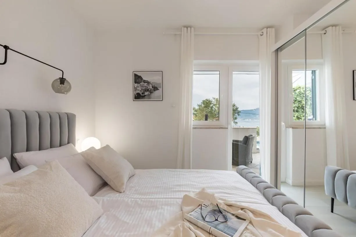 Apartment In Arbanija With Sea View, Terrace, Air Conditioning, Wifi 5139-3 Trogir 0*,  Kroatien